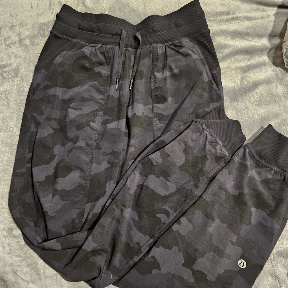 lululemon Camo print dance studio Joggers